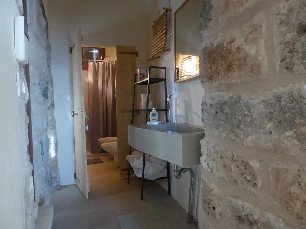 La Torre di Merlino Patù Esterno foto